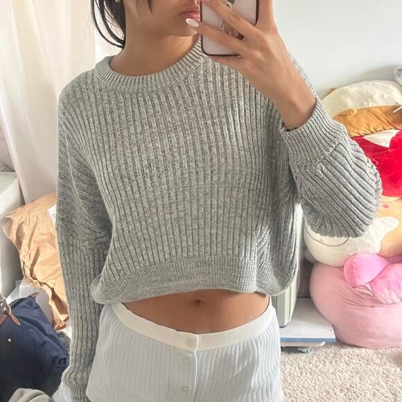 UO Urban Outfitters Gray Long Sleeve Knit Crop Sweater Size XS Extra Small - Picture 1 of 9